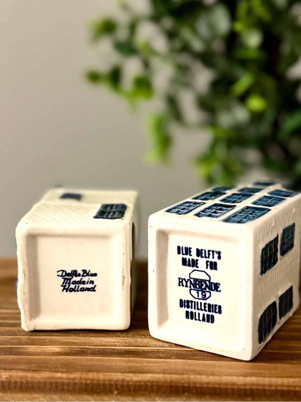 Set of KLM Delft Blue Houses - Picture 7 of 7